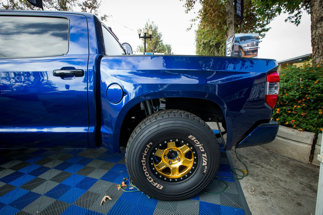 FIBERWERX TOYOTA TUNDRA 2014+ BEDSIDES 5.5Ft BED 4.5" BULGE